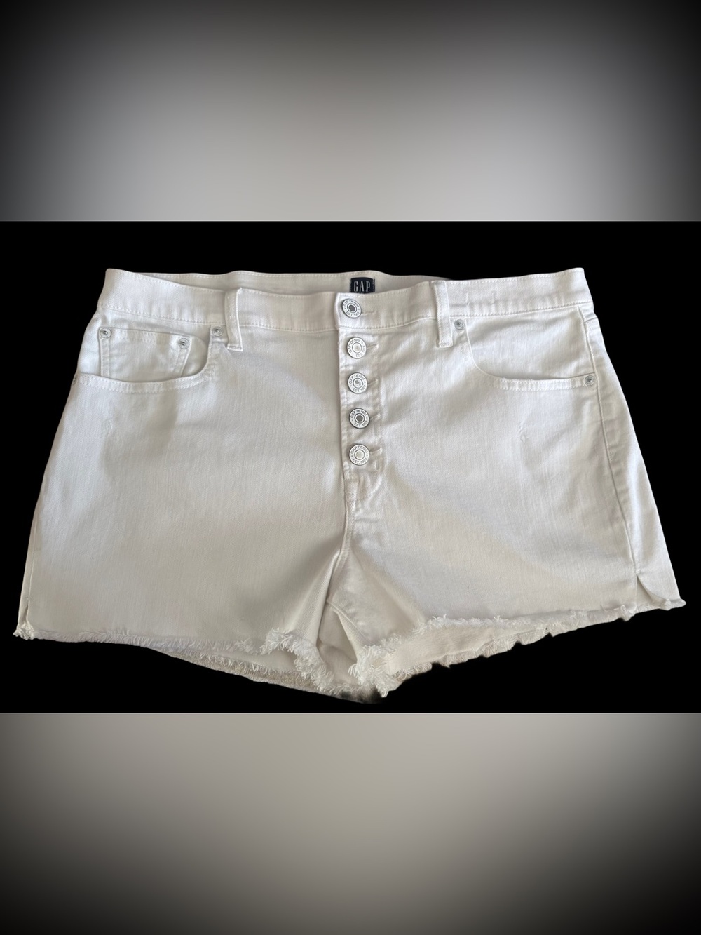 😎Gap White Denim Cheeky High Rise  3" Inseam Shorts Raw Hem Size 33